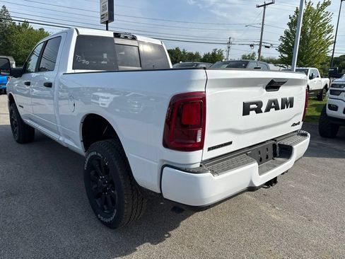 New 2026 RAM 2500 Big Horn AWD/4WD image 3