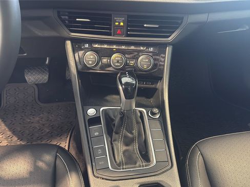 Used 2022 Volkswagen Jetta SE FWD image 24