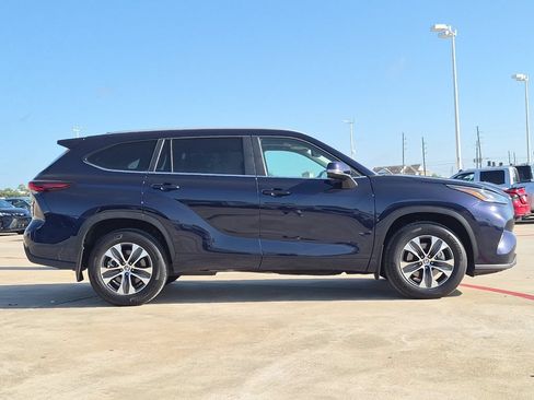 Certified 2026 Toyota Highlander XLE AWD/4WD image 7