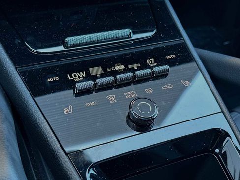 Certified 2024 Porsche Cayenne image 22