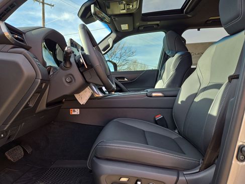 New 2026 Lexus LX 700h Luxury image 16