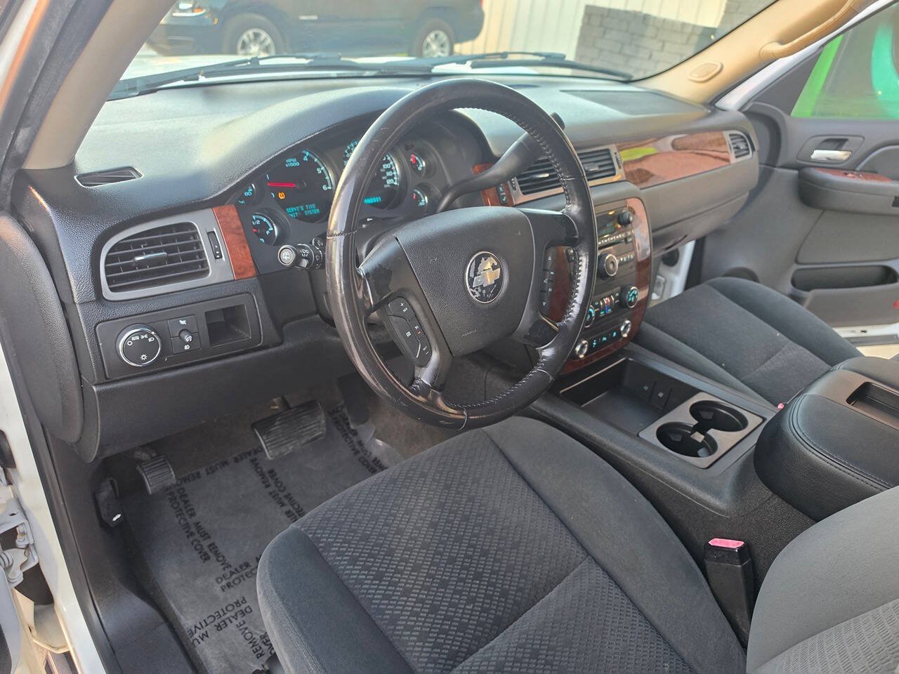 Used 2008 Chevrolet Tahoe LT w/ Convenience Package 1 RWD image 17