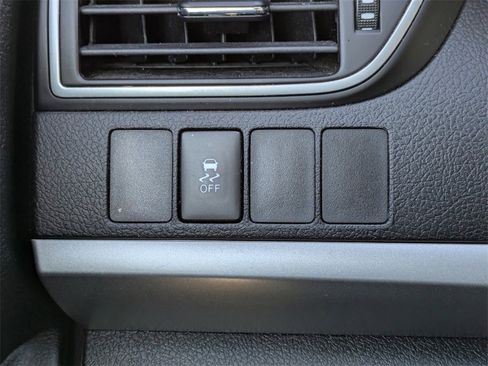 Used 2016 Toyota Camry SE image 31