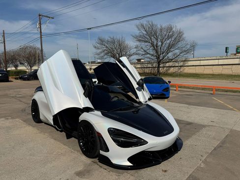 Used 2018 McLaren 720S image 2