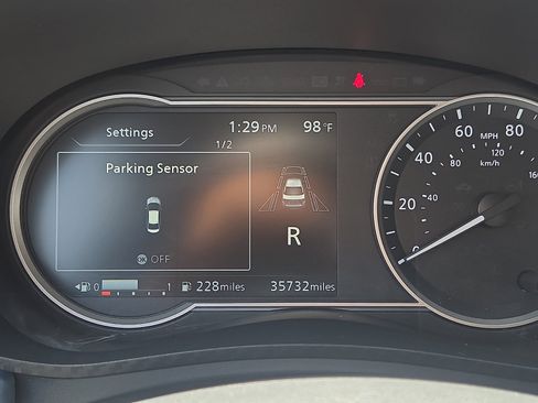 Used 2025 Nissan Versa SV FWD image 11