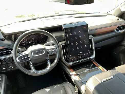 Used 2025 GMC Yukon Denali AWD/4WD image 13