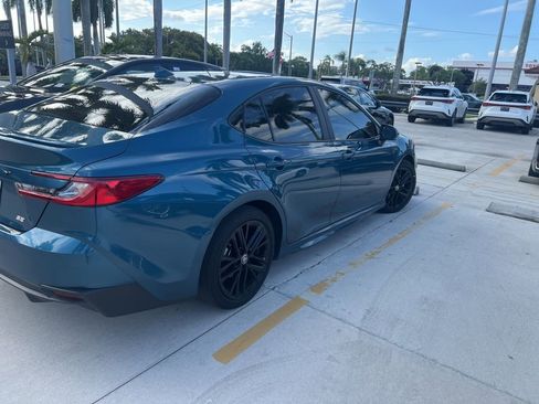 Used 2025 Toyota Camry SE FWD image 7