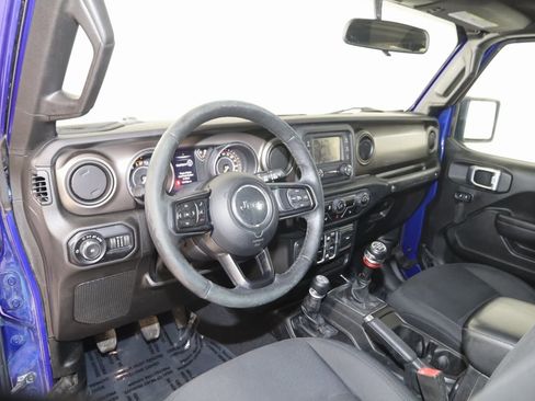 Used 2018 Jeep Wrangler Unlimited Sport S image 24