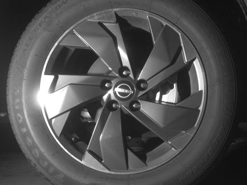 Used 2025 Nissan Rogue SV image 13