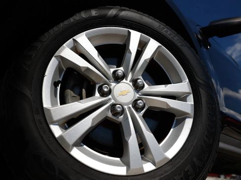 Used 2013 Chevrolet Equinox LS FWD image 3