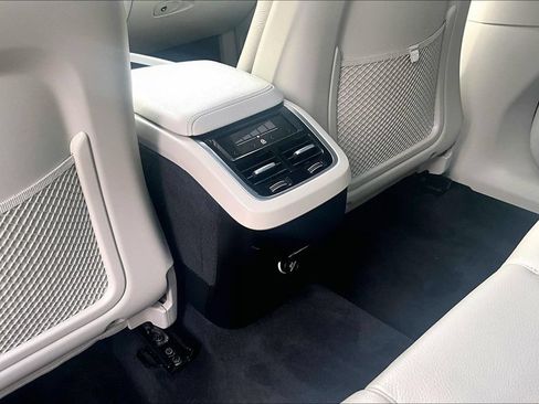 Used 2018 Volvo XC60 T6 Inscription w/ Convenience Package AWD/4WD image 31