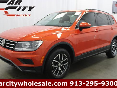 Used 2019 Volkswagen Tiguan SE image 1