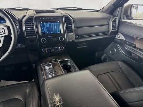 Used 2018 Ford Expedition Limited w/ Equipment Group 301A AWD/4WD image 27
