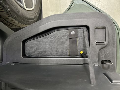 Used 2023 Rivian R1T Adventure image 32