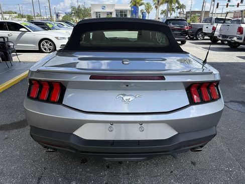 Used 2025 Ford Mustang Premium RWD image 4