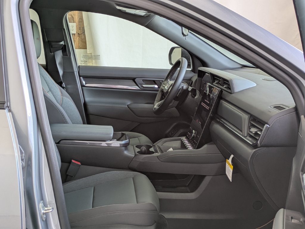 New 2026 GMC Terrain AT4 AWD/4WD image 17