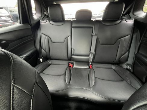 Used 2025 Jeep Compass Trailhawk AWD/4WD image 38