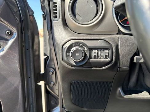 Used 2021 Jeep Wrangler Sport S image 34