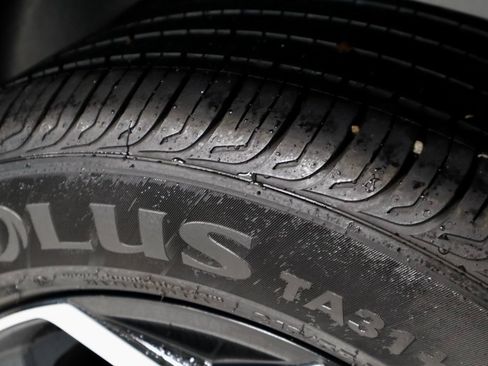 Used 2025 Kia Seltos EX image 23