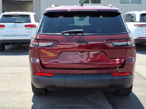 Used 2024 Jeep Grand Cherokee L Laredo AWD/4WD image 6