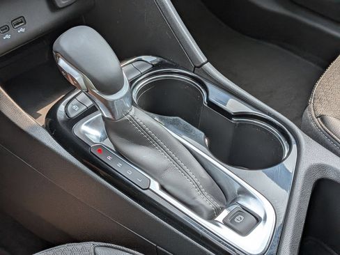 Used 2025 Buick Encore GX Preferred FWD image 25