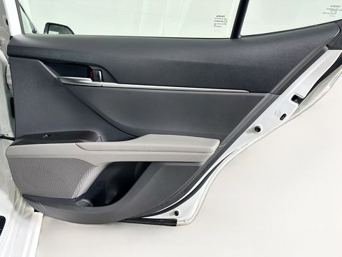 Used 2022 Toyota Camry SE image 28