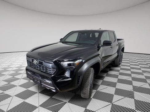 Used 2025 Toyota Tacoma TRD Off-Road image 16