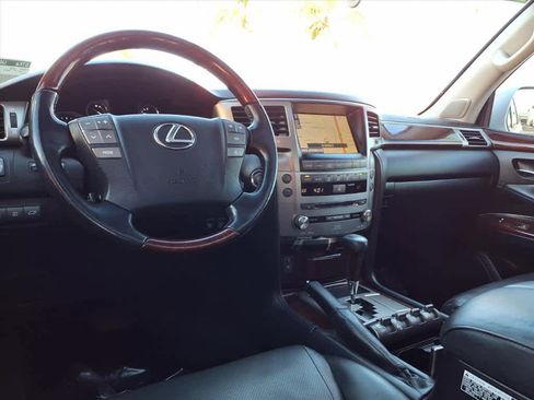 Used 2015 Lexus LX 570 4WD image 9