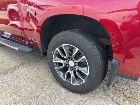 Used 2024 Chevrolet Silverado 1500 LT AWD/4WD image 17