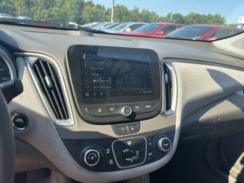 Used 2020 Chevrolet Malibu LS image 11