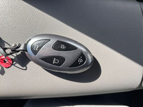 Used 2025 Hyundai Elantra SEL image 21