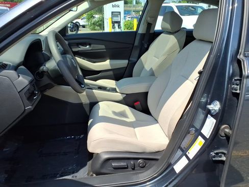 Used 2023 Honda Accord EX image 15