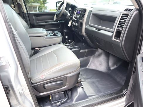 Used 2017 RAM 3500 Tradesman w/ Chrome Appearance Group AWD/4WD image 12