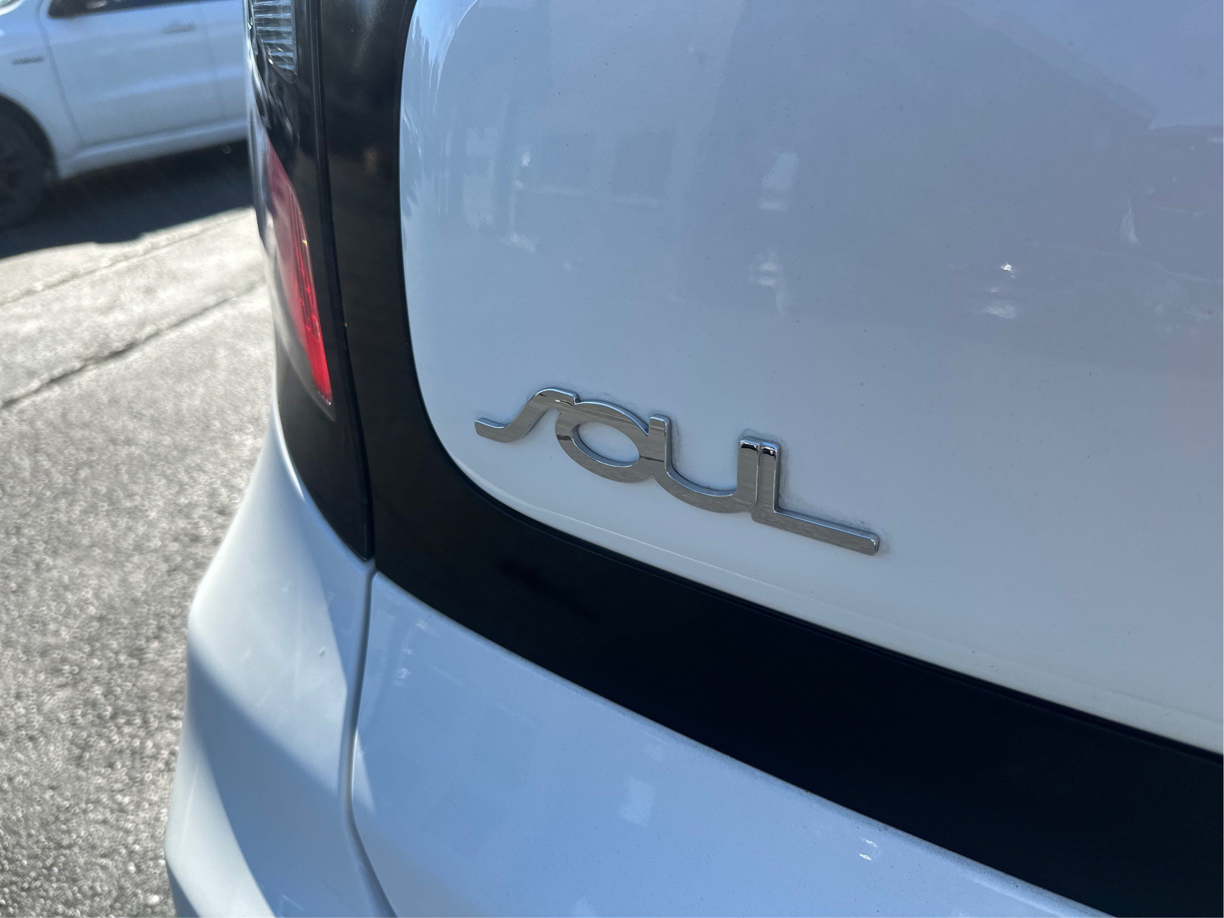 Used 2018 Kia Soul FWD image 25
