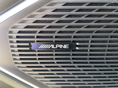 New 2025 Jeep Wagoneer L Base image 15