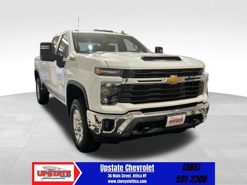 Used 2024 Chevrolet Silverado 2500 LT image 1