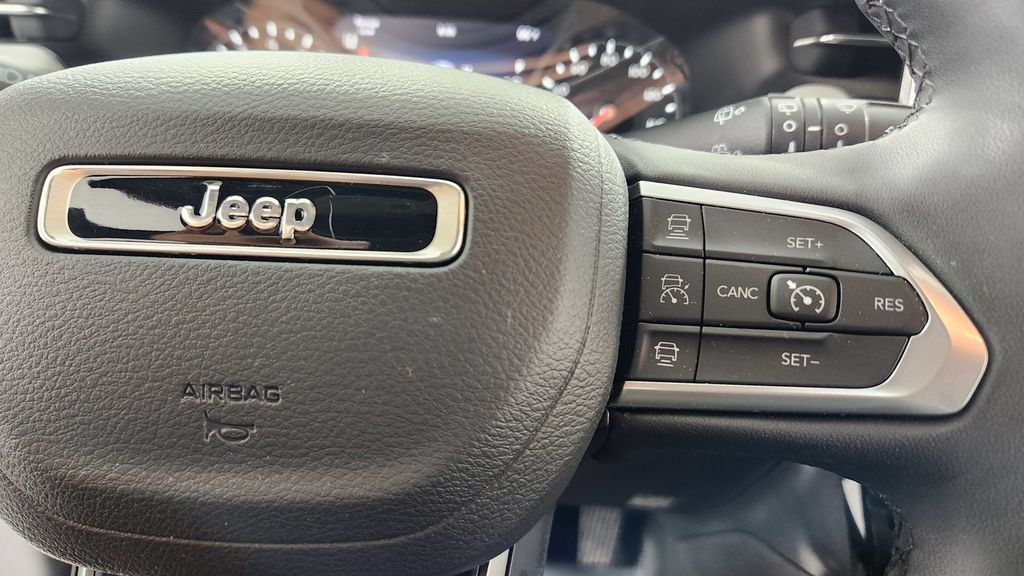 Used 2025 Jeep Compass Limited AWD/4WD image 23