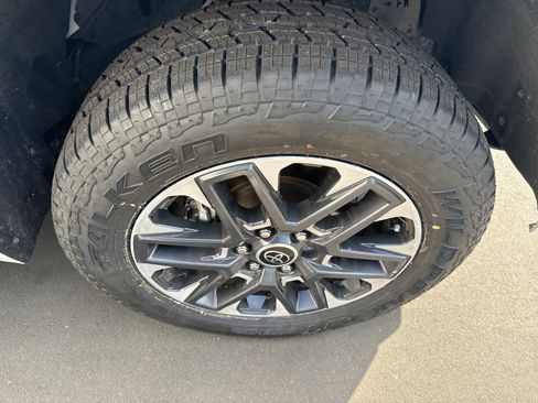 Used 2024 Toyota Tundra Limited image 7