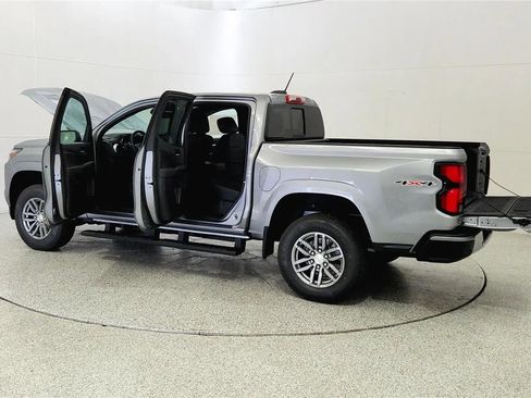 New 2026 Chevrolet Colorado LT w/ LT Convenience Package AWD/4WD image 11