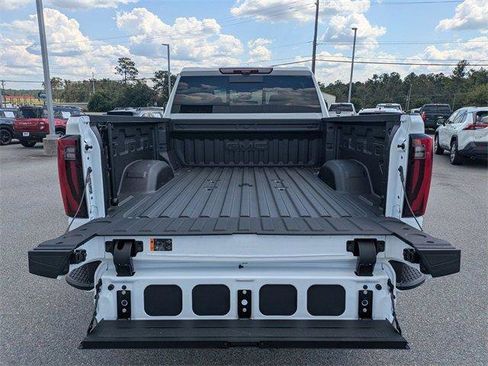 New 2025 GMC Sierra 2500 Denali w/ Denali Reserve Package image 14