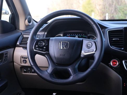 Used 2022 Honda Pilot Touring image 25