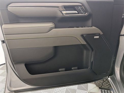 Used 2024 Chevrolet Silverado 2500 ZR2 w/ Technology Package image 10