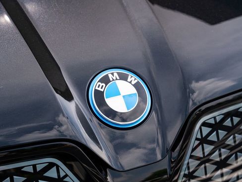 Used 2023 BMW iX xDrive50 w/ Convenience Package AWD/4WD image 7