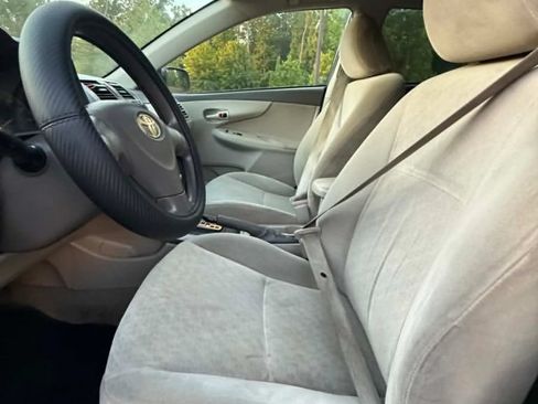 Used 2009 Toyota Corolla FWD image 2