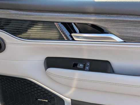 Certified 2024 Jeep Wagoneer Series II image 34