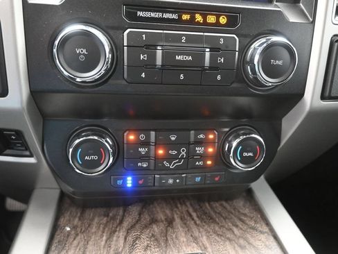 Used 2019 Ford F250 Lariat w/ Lariat Ultimate Package AWD/4WD image 31