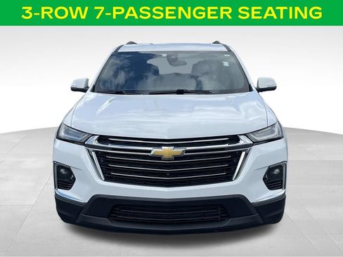Used 2023 Chevrolet Traverse LT w/ LT Premium Package AWD/4WD image 3