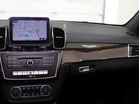 Used 2018 Mercedes-Benz GLS 450 4MATIC w/ Premium Package image 57