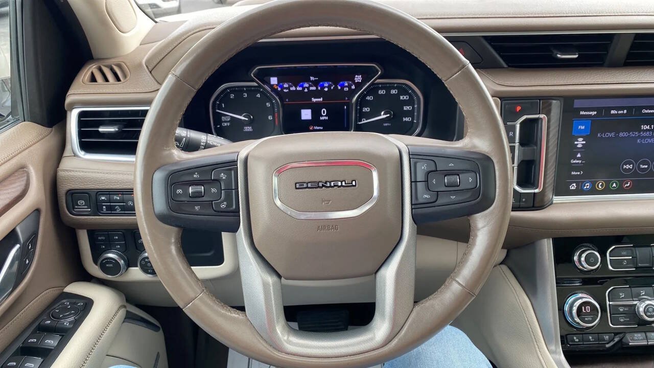 Used 2021 GMC Yukon XL Denali w/ Denali Premium Package AWD/4WD image 15