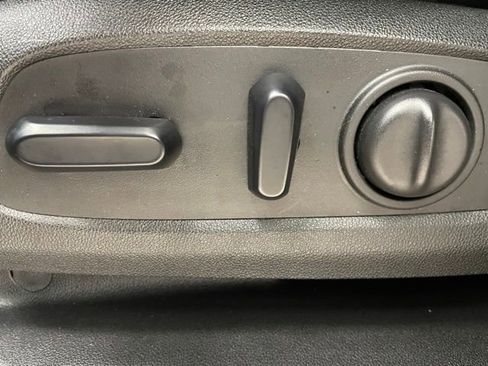 Certified 2020 Chevrolet Equinox LT image 9